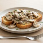 Fricassée de champignons sur toast