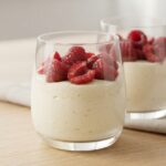 Mousse au chocolat blanc-framboises